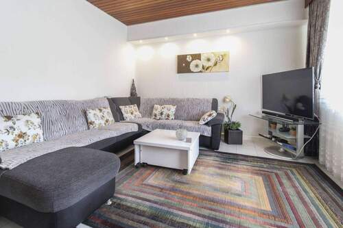 Wohnzimmer EG - Mehrfamilienhaus, Wohnhaus mit 300,10 m&sup2; in Bad Lippspringe zum Kaufen