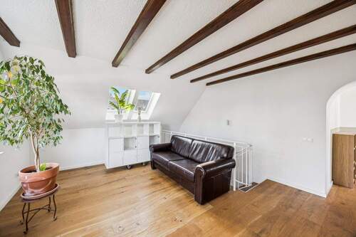 Wohnzimmer Obergeschoss und Treppe - 