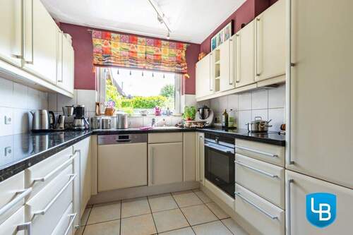 Gepflegte Einbauküche - 