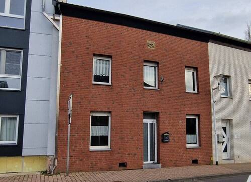 Titelbild - Modernisierungsbedürftiges Einfamilienhaus mit großem Garten im Herzen von Bardenberg