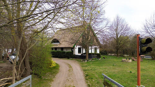 Einfahrt - 6 Zimmer Mehrfamilienhaus, Wohnhaus zum Kaufen in Mölschow