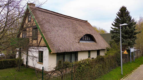 Haltestelle Bahn - 