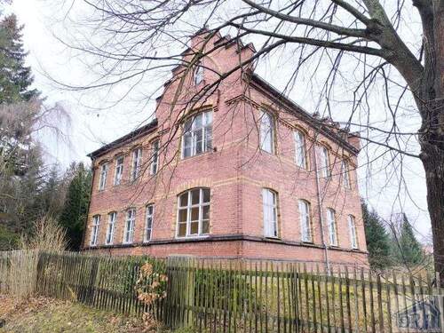 Ansicht - Das Forsthaus am Rande der Stadt und am Waldesrand