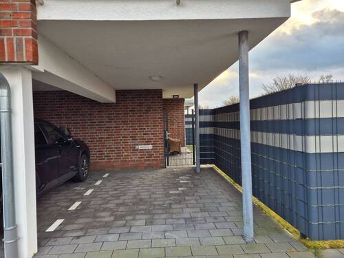 überdachter Stellplatz - 