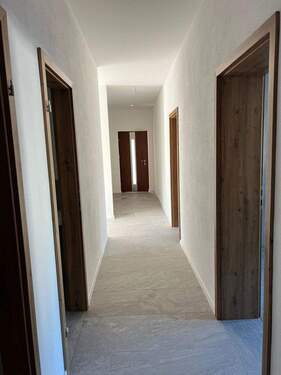 Gang - 5 Zimmer Etagenwohnung in UNTERSCHAMBACH