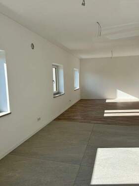 Wohnzimmer und Offene Küche - Etagenwohnung mit 120,00 m² in UNTERSCHAMBACH zur Miete