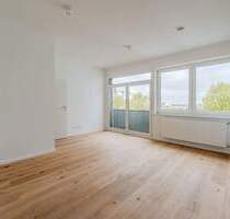 Charlottenburg:Erstbezug nach Sanierung einer 3-Zimmer DG-Wohnung mit Lift & Stellplatz - Berlin