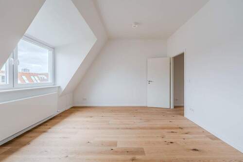 Komfortables Schlafzimmer - 3 Zimmer Etagenwohnung zum Kaufen in Berlin