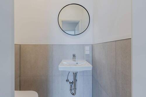 Modernes Gäste-WC - Etagenwohnung mit 75,00 m² in Berlin zum Kaufen