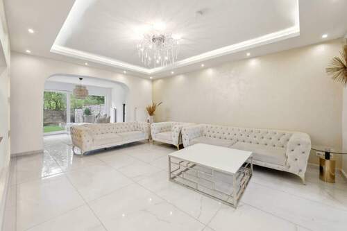 Wohnzimmer - 5 Zimmer Doppelhaushälfte zum Kaufen in Dormagen