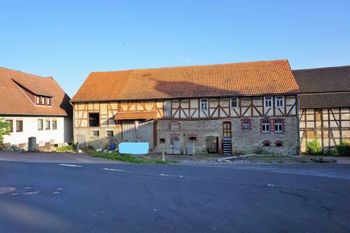 Hausansicht - ***Restbauernhof für Renovier in Knüllwald-Oberbeisheim zu verkaufen***