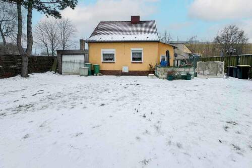 Titelbild - Stark sanierungsbedürftiges Einfamilienhaus in begehrter Lage von Hohenschönhausen