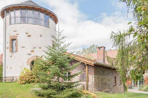 Windmühlenturm und Backhaus - 