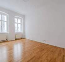 Bezugsfrei! Attraktive Altbauwohnung im Erdgeschoss in beliebter Lage am Bundesratsufer - Berlin Moabit