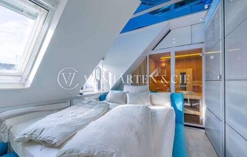 Schlafzimmer mit integrierter Sauna - 2 Zimmer Etagenwohnung in Hamburg
