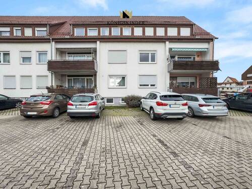 Außenparkplatz - 2 Zimmer Etagenwohnung zum Kaufen in Friolzheim