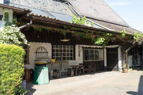 Innenhof / Eingang Lager - Einfamilienhaus mit 175,00 m² in Bubach zum Kaufen