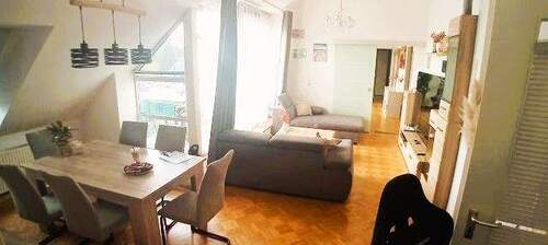 Wohn/Essbereich - Bezugsfreie 3 Zimmer DG-Wohnung mit Balkon