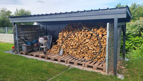 Kaminholzlager - 