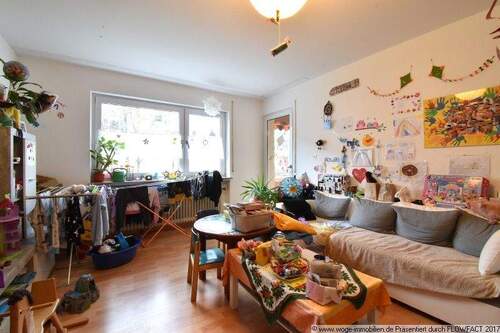 Wohnzimmer - 2 Zimmer Etagenwohnung zum Kaufen in Nürnberg