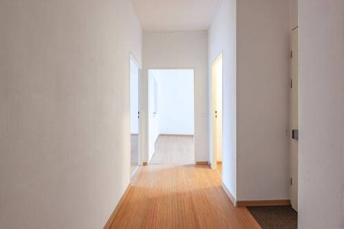 Flur - Etagenwohnung mit 76,00 m² in Berlin zum Kaufen