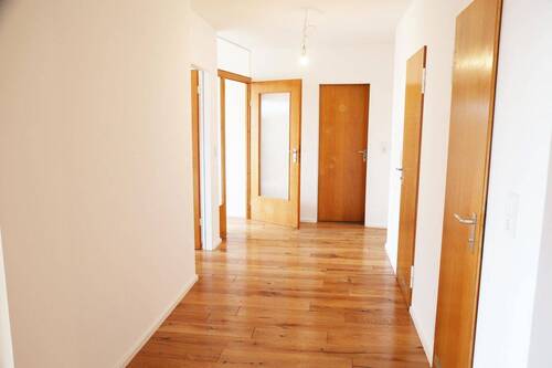 Flur - Etagenwohnung mit 135,00 m² in Böblingen zur Miete