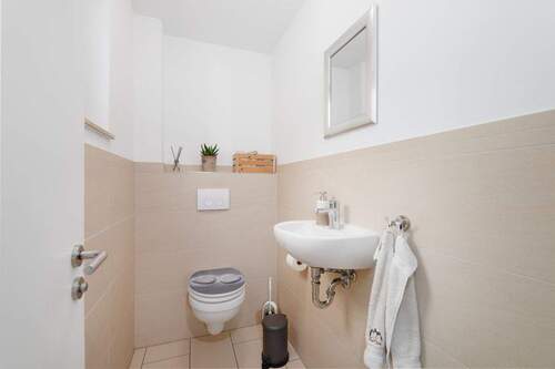 Separates WC EG Hinterhaus - 