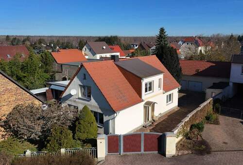 Objektansicht - Familienidyll in ruhiger Top-Lage von Friedersdorf 6 Zimmer und 2 Bäder auf ca. 131 m² Wohnfläche