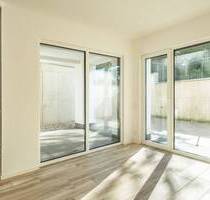 RESERVIERT!! Stylische & lichtdurchflutete Souterrain Wohnung im 