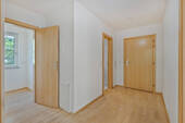 Flur mit Eingang - 