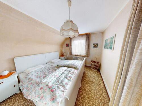 Schlafzimmer 2, DG - 