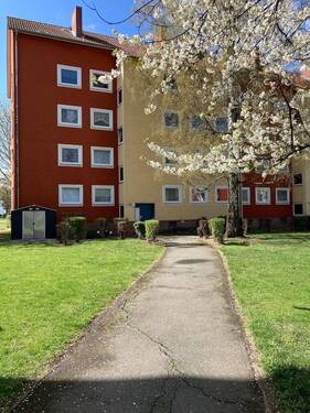 Außenansicht - Stilvoll wohnen: Erdgeschoss, saniert, Balkon - Perfekt für Paare