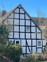 Fachwerkgiebel - Mehrfamilienhaus, Wohnhaus mit 300,00 m² in Lennestadt zum Kaufen
