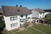 Hausansicht - 8 Zimmer Mehrfamilienhaus, Wohnhaus in Beverungen