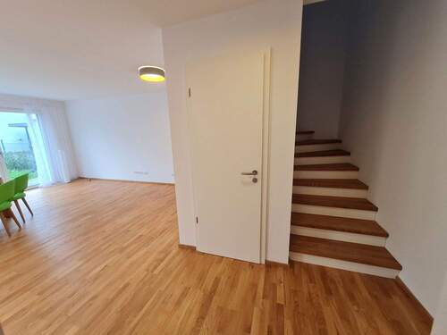 EG Treppe / Abstellraum - 