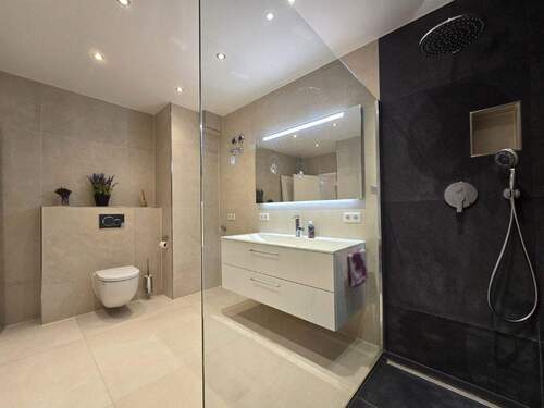 Badezimmer - Etagenwohnung mit 96,00 m&sup2; in Höhenkirchen-Siegertsbrunn zum Kaufen