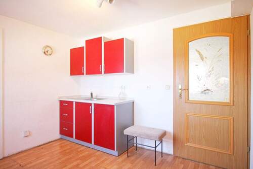 Flur mit Küchennische - Doppelhaushälfte mit 140,00 m&sup2; in Ribnitz-Damgarten / Damgarten zum Kaufen