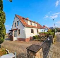 Bezahlbarer Traum vom Eigenheim: Doppelhaushälfte mit Garten, Nebengebäude und Entwicklungsspielraum - Bad Sachsa