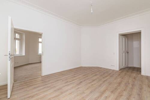 Wohnzimmer - 2 Zimmer Etagenwohnung zum Kaufen in Leipzig