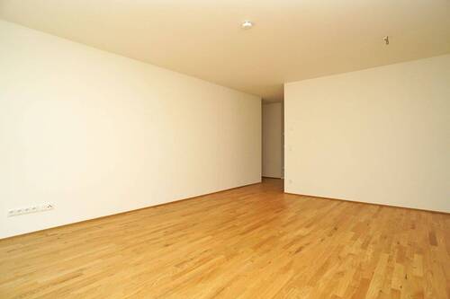 Wohnen - Etagenwohnung mit 100,30 m² in Dresden zur Miete