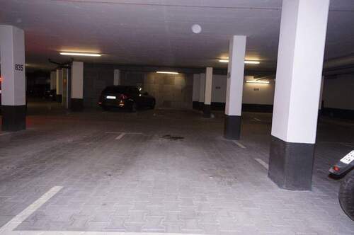 Tiefgarageneinzelstellplatz - 