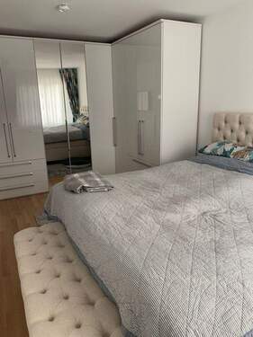 Schlafzimmer - Etagenwohnung mit 91,00 m² in München zur Miete