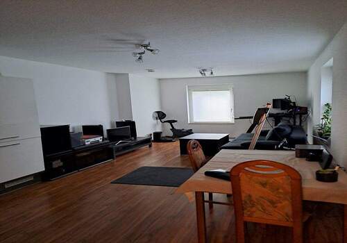 Wohnzimmer - Attraktive moderne Zweiraumwohnung in Dresden Löbtau