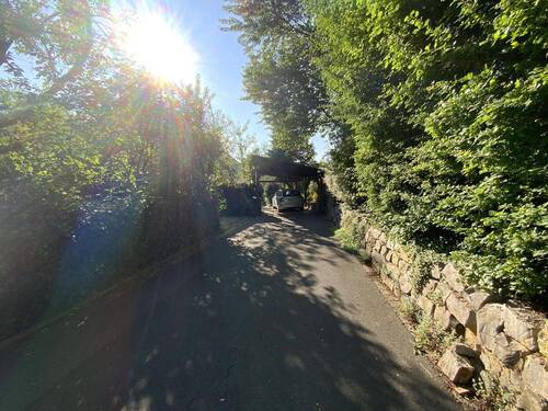 Zufahrt zum Carport - 