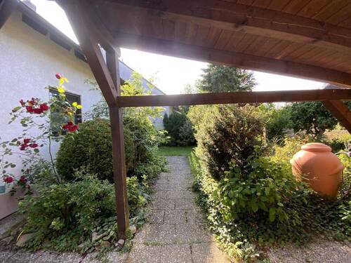 Zuwegung/Hauseingang - 