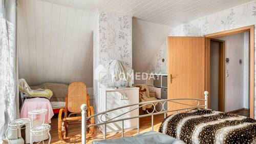 1. OG Schlafzimmer 1 2 - 