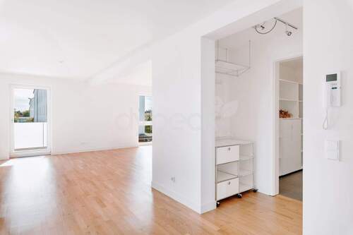 Eingang mit Garderobe - 