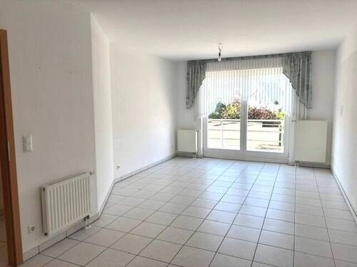Wohnraum mit Balkon - 3 Zimmer Etagenwohnung in Kempen