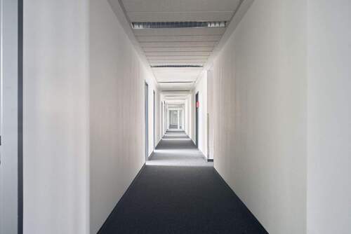 Flur - Büro zur Miete in Saarbrücken