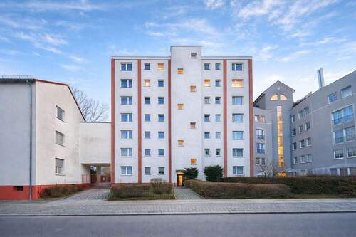Haus - 3 Zimmer Etagenwohnung zum Kaufen in Berlin